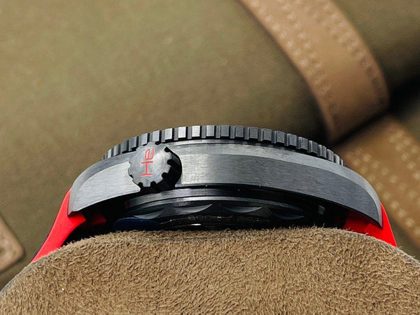 SEAMASTER PLANET OCEAN GMT 600 BLACK CASE RED BEZEL