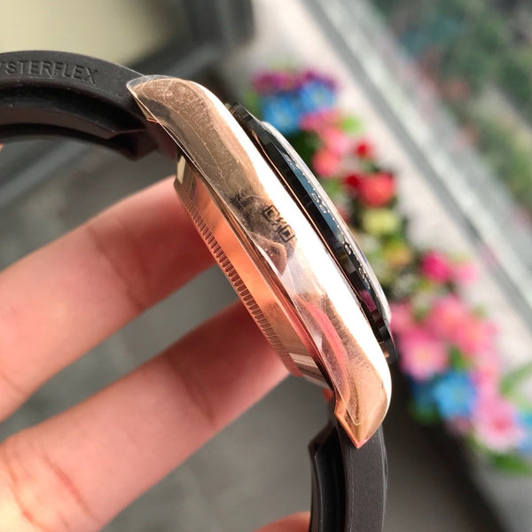 DAYTONA ROSE GOLD CASE 40MM WHITE DIAL RUBBER STRAP