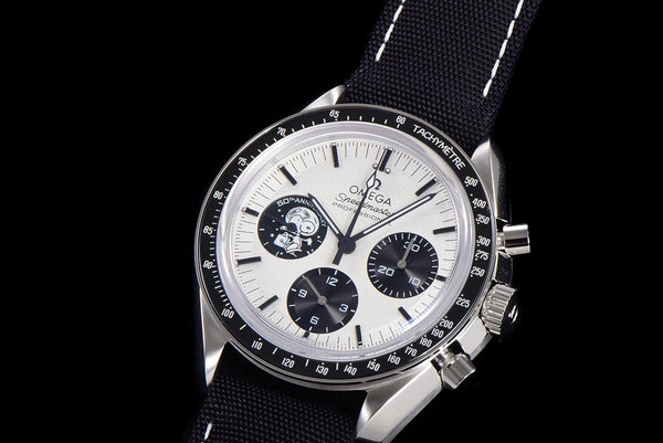 SPEEDMASTER MOONWATCH SNOOPY BLACK BEZEL TEXTILE