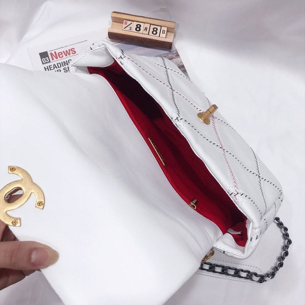 19 FLAP BAG 30CM WHITE QUILTED