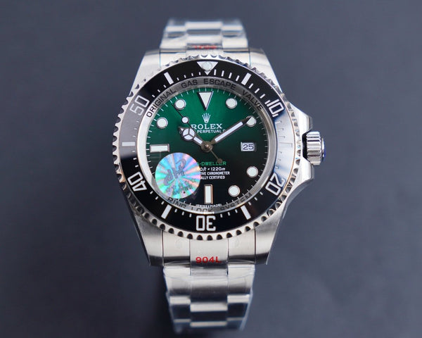 SEA-DWELLER CUSTOM DEEP GREEN DIAL