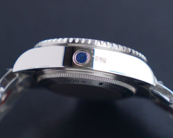 SEA-DWELLER CUSTOM DEEP GREEN DIAL