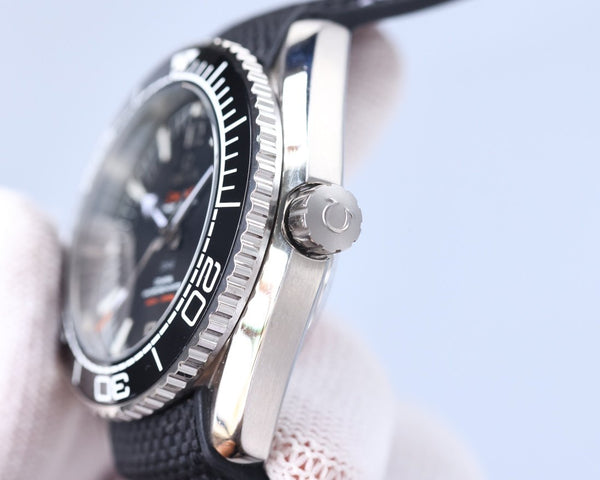 SEMASTER PLANET OCEAN 600M BLACK CERAMIC TEXTILE