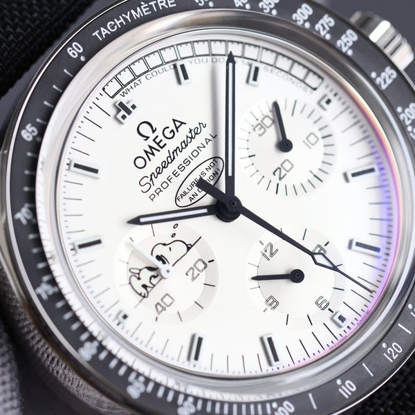 SPEEDMASTER 42MM SNOOPY WHITE DIAL