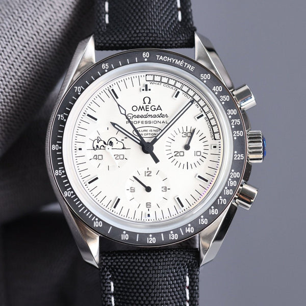 SPEEDMASTER 42MM SNOOPY WHITE DIAL