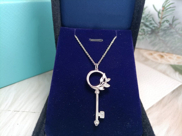 MINI KEY OLIVE LEAF NECKLACE DIAMOND