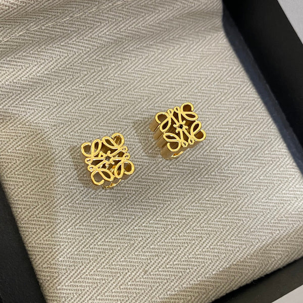 ANAGRAM STUD EARRINGS GOLD