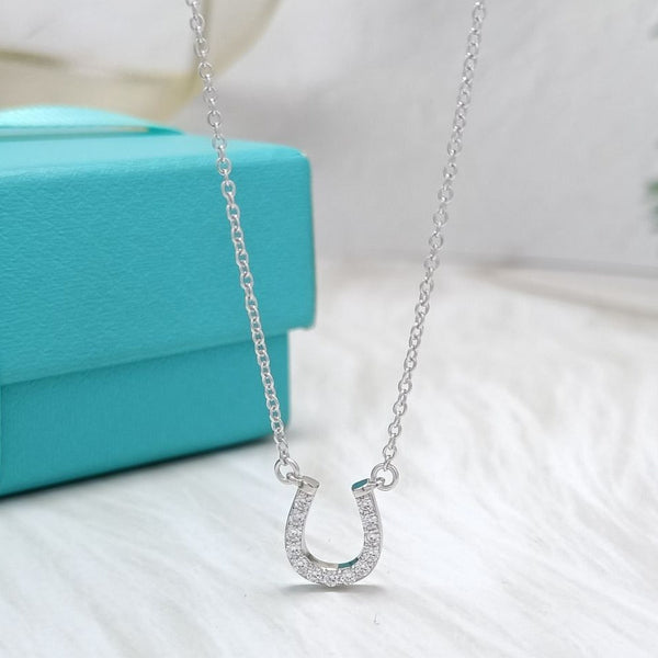 COLLANA CON PEDANTE DI DIAMANTI A U