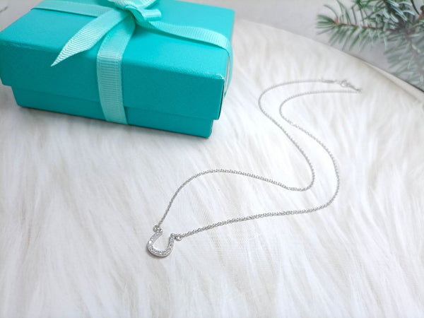 COLLANA CON PEDANTE DI DIAMANTI A U