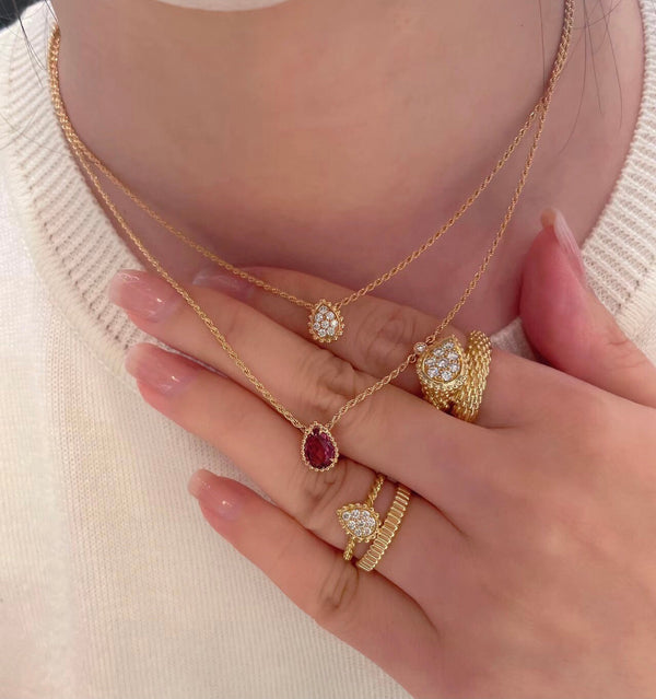 COLLANA BOHEME IN ORO ROSA CON DIAMANTI E CORNIOLA