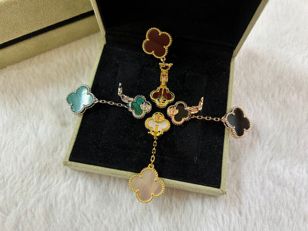 ORECCHINI IN MALACHITE CON MOTIVO CLOVER 2