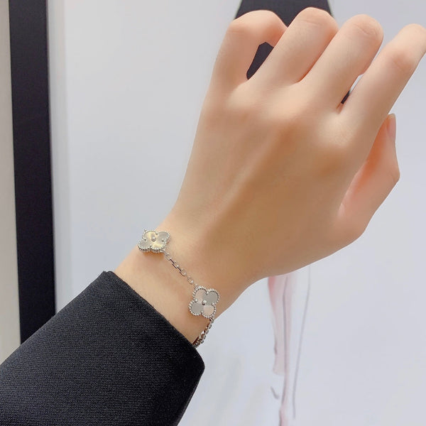 BRACCIALE IN ARGENTO CON 5 MOTIVI CLOVER