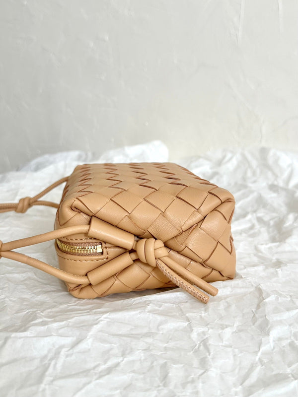 BV LOOP MINI 17CM BEIGE VITELLO