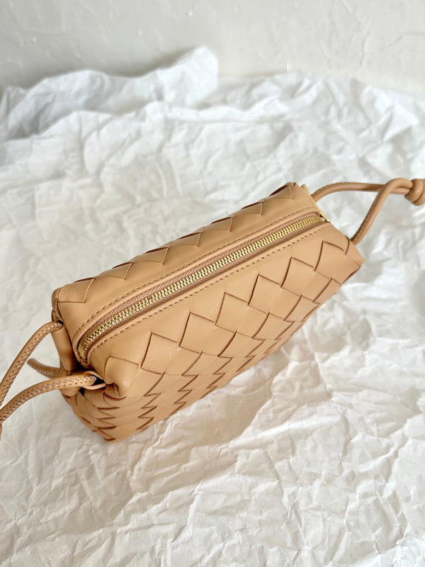 BV LOOP MINI 17CM BEIGE VITELLO