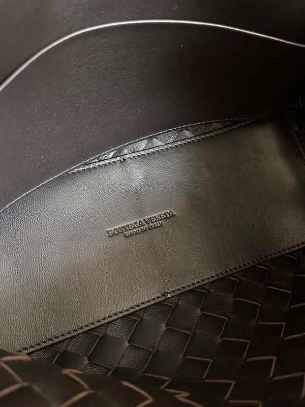 BV SMALL ANDIAMO 25CM PELLE DI AGNELLO NERA