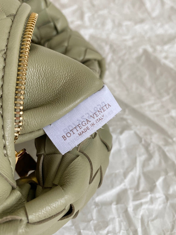 BV MINI JODIE 28CM PELLE DI AGNELLO VERDE