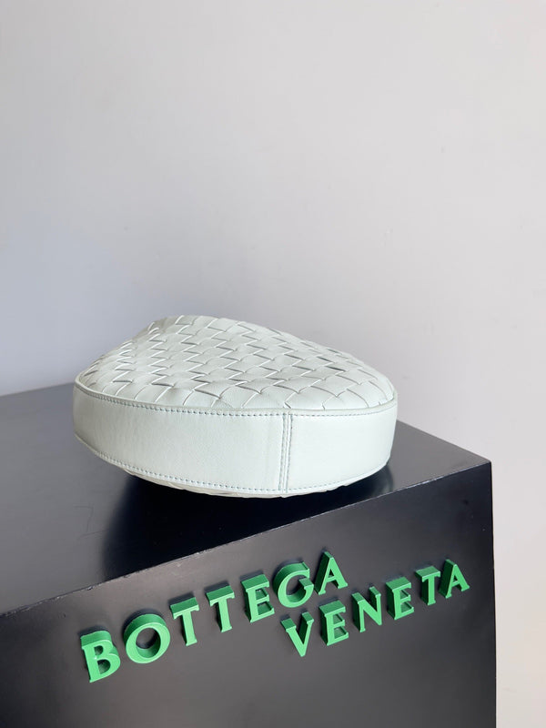 BV SMALL DROP 32CM PELLE DI AGNELLO AZZURRA CHIARA