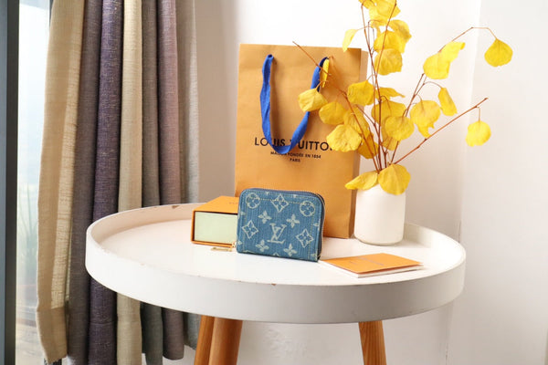LV ZIPPY COIN 11CM DENIM BLU