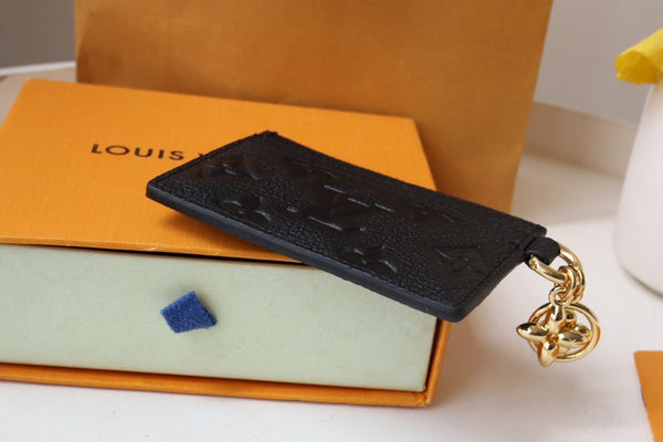 PORTA CARTE CON CIONDOLO IN TELA MONOGRAMMA NERA