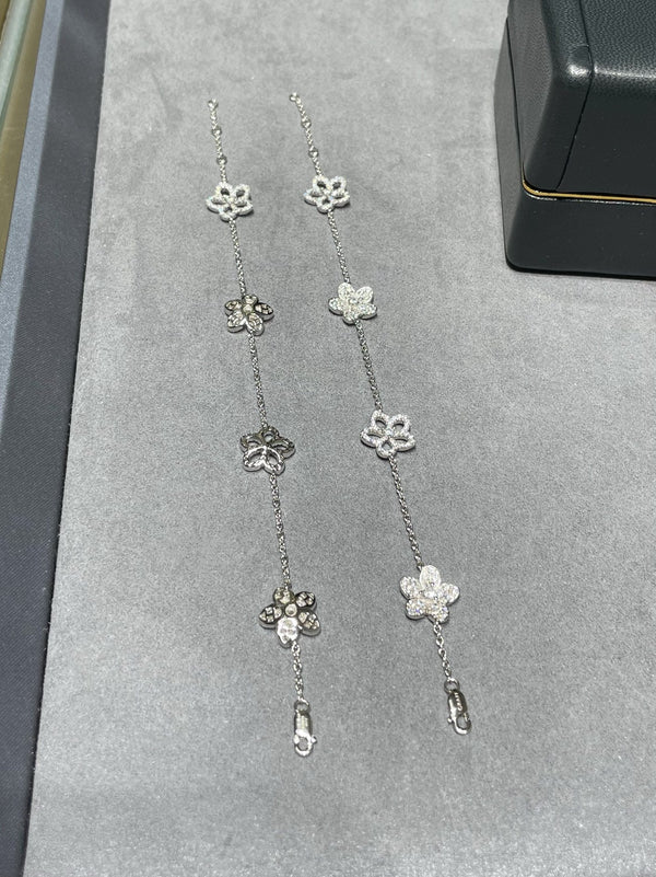 WILD FLOWER 4 MOTIF DIAMOND PAVED BRACELET