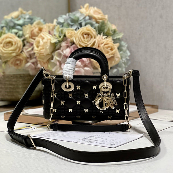 SMALL LADY D-JOY 22 BUTTERFLY STUD IN PELLE DI AGNELLO NERA