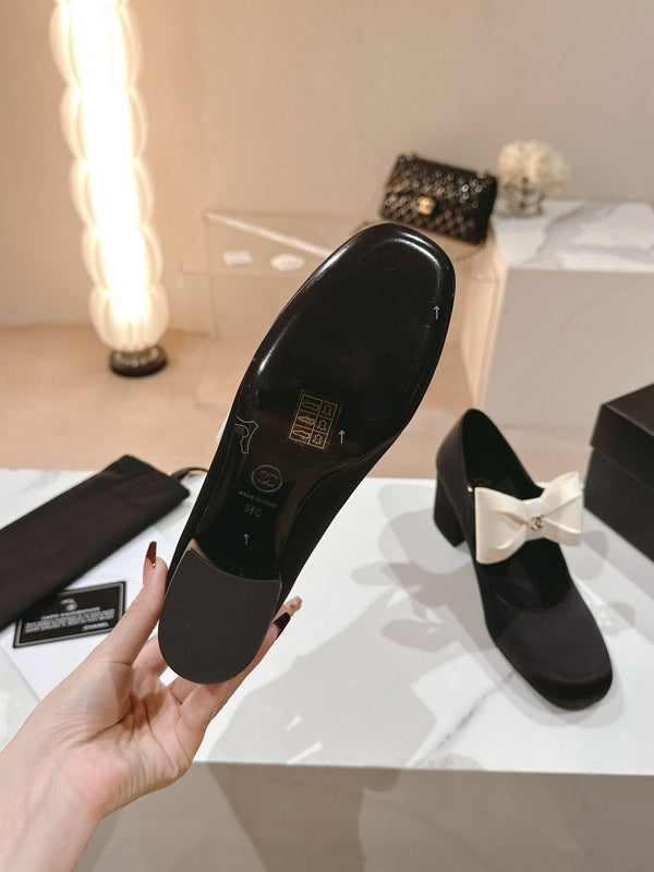 mary janes 60 black patent calfskin silk white bow