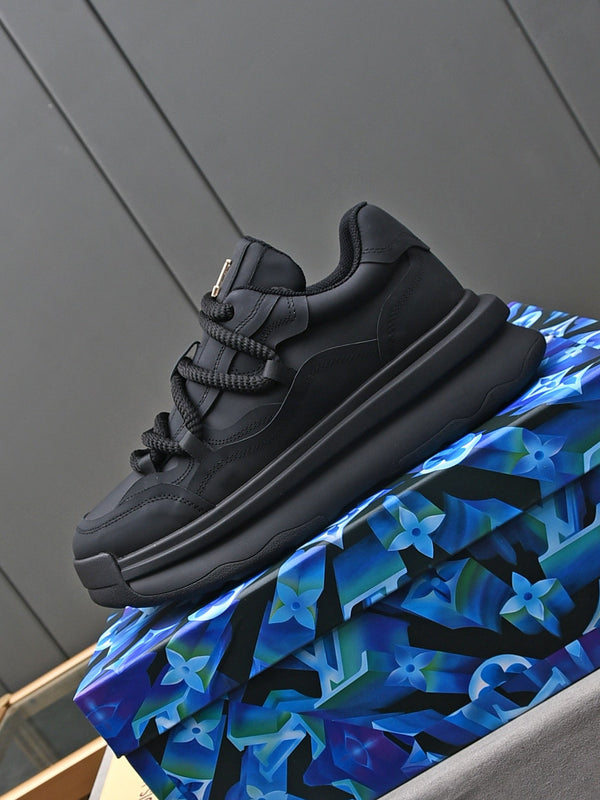 LV SNEAKERS BLACK LACE-UP