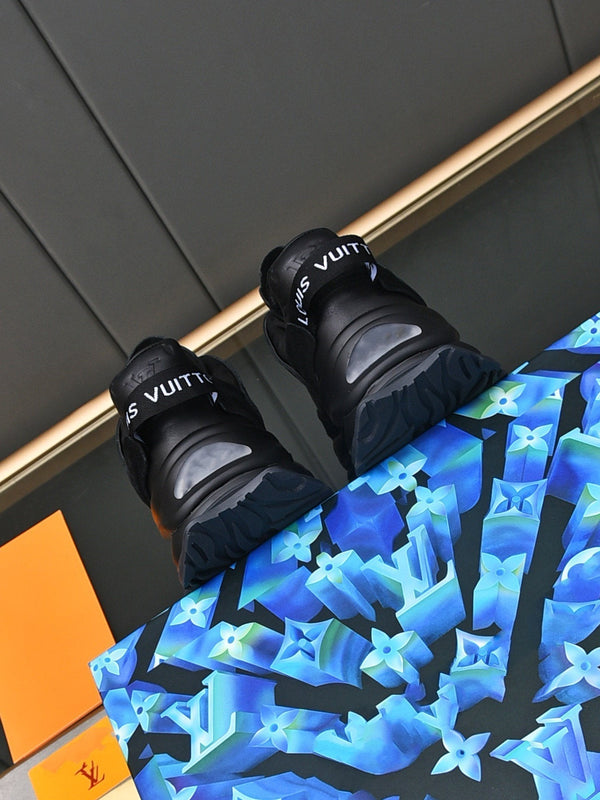 LV RUN SNEAKER BLACK