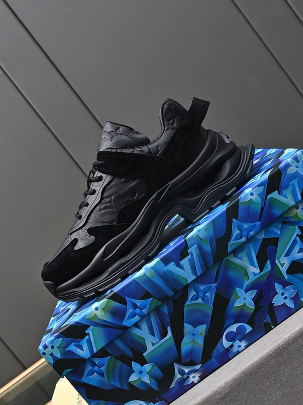 LV RUN SNEAKER BLACK