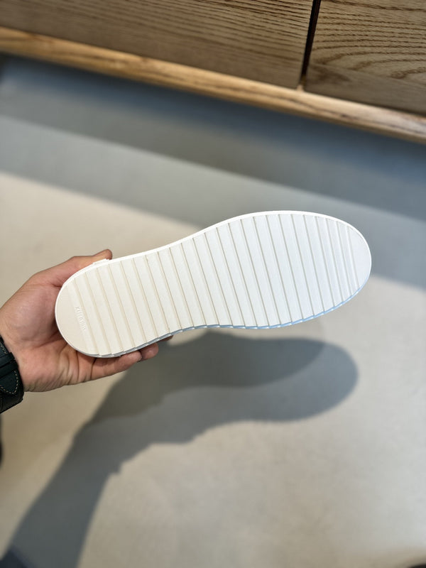 LV TIME OUT SNEAKER PINK