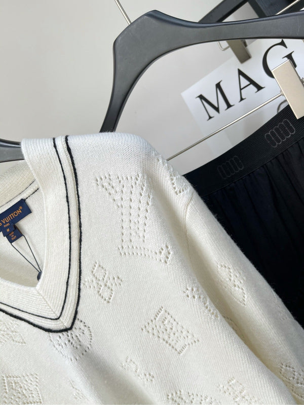 Maglione LV Clover con scollo a V in lana e cashmere bianco 285518