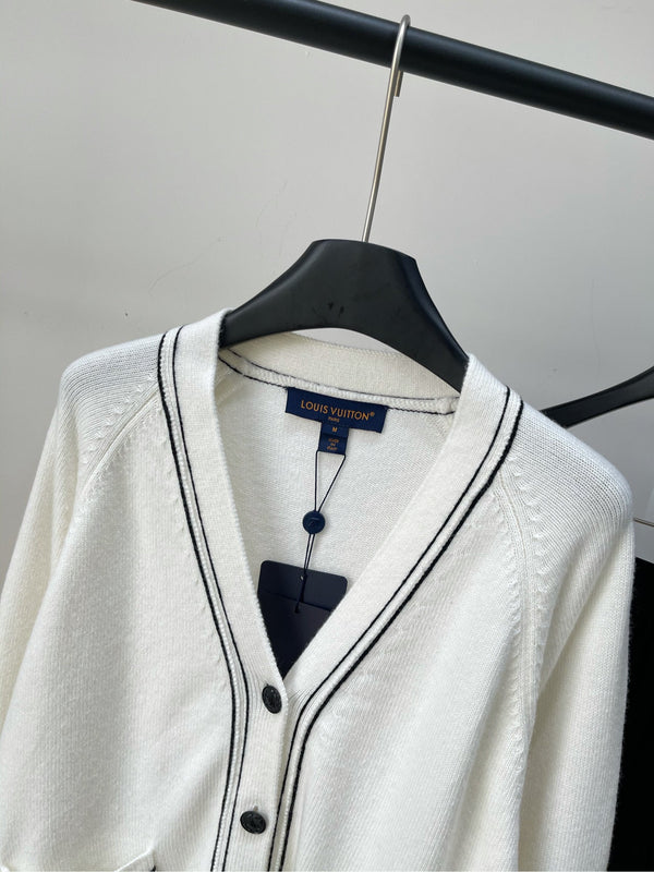 LV Pocket Patch Letter V-neck Cardigan in White Wool and Cashmere 285515
