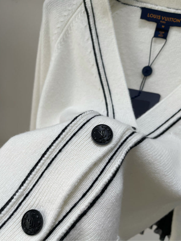 LV Pocket Patch Letter V-neck Cardigan in White Wool and Cashmere 285515