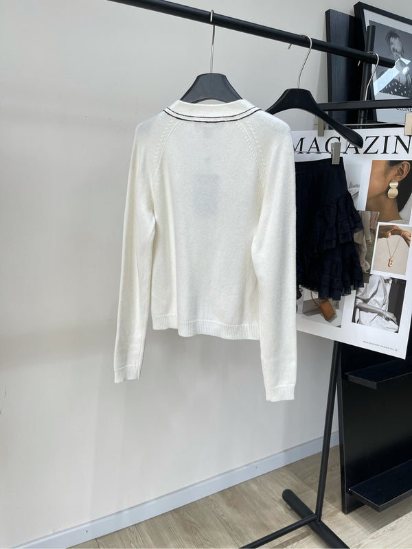 LV Pocket Patch Letter V-neck Cardigan in White Wool and Cashmere 285515