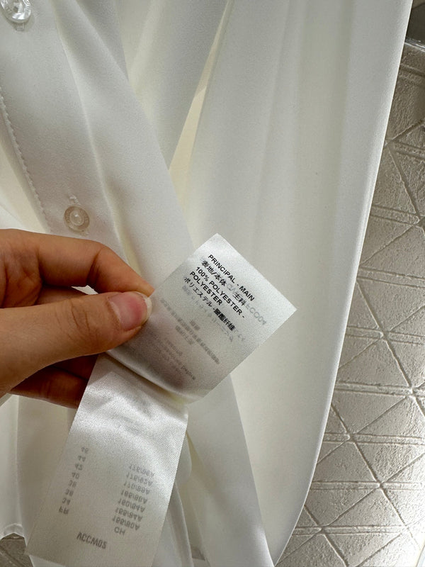 Camicia LV25 con pieghe, collo annodato e spalle dritte in poliestere bianco 294486