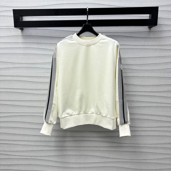 Moncle 25 Round Neck Sweatshirt and Short Suits in White Cotton 232232