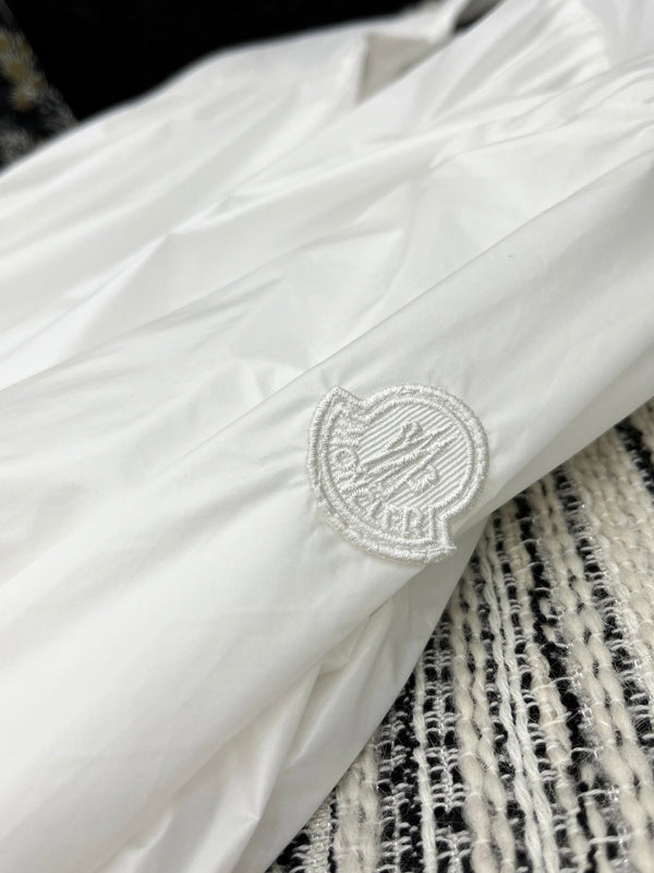 Giacca Moncle 25 con collo alto e doppia zip, in cotone e poliestere, colore bianco 267977