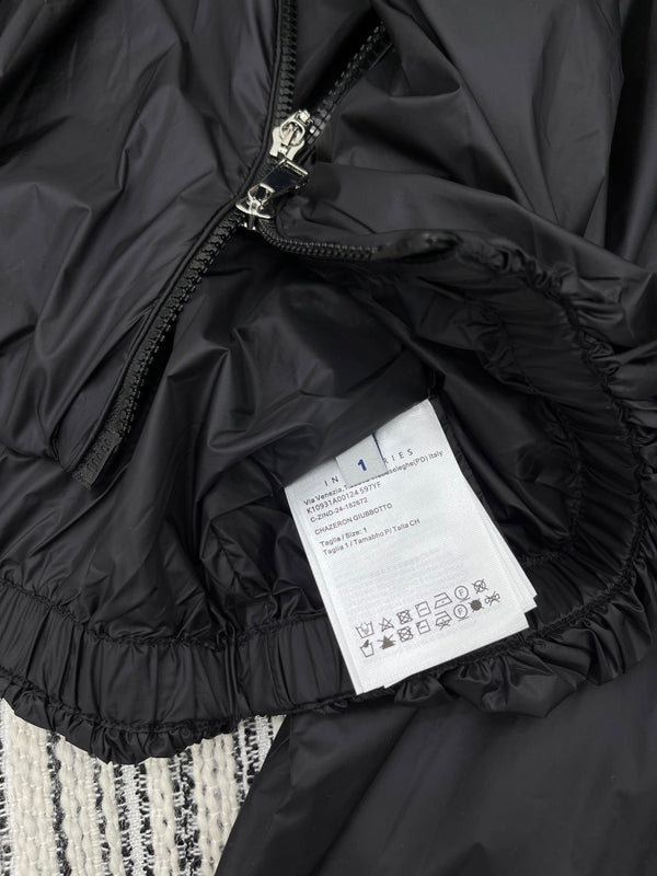 Giacca Moncle 25 con collo alto e doppia zip, nera, in cotone e poliestere 267979