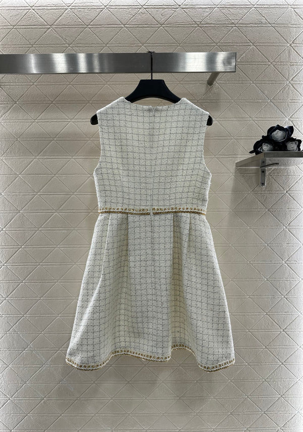 GILET AVEC BORDURE TRESSÉE ET JUPE DE STYLE CHANEL 287