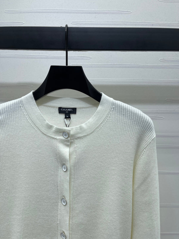 CHANEL GILET EN LAINE À MANCHES LONGUES STYLE 283