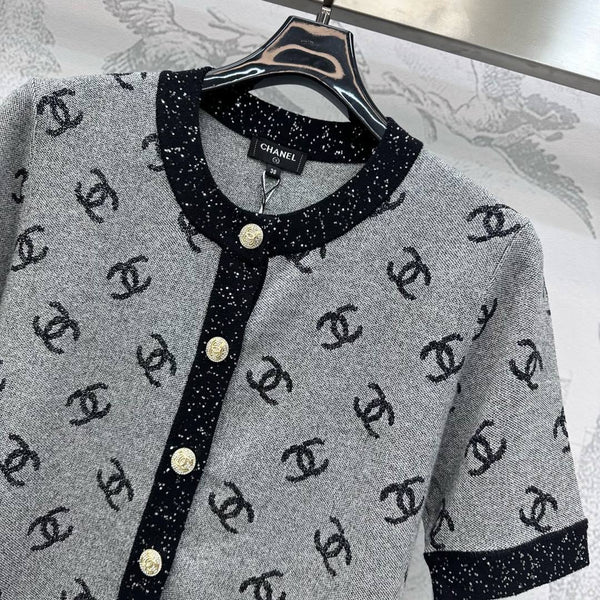 CHANEL CARDIGAN MANCHES COURTES EN TRICOT PAILLETÉ STYLE 276