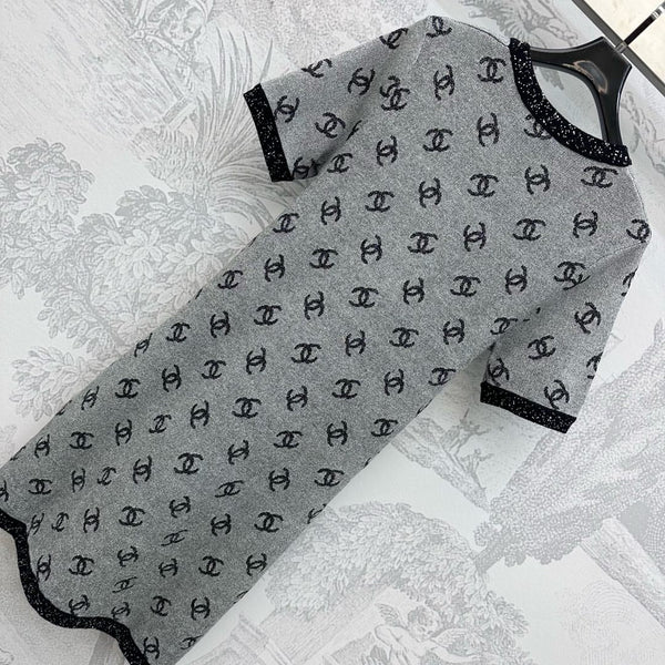 ROBE COURTE MANCHES COURTES EN TRICOT PAILLETTES CHANEL STYLE 275