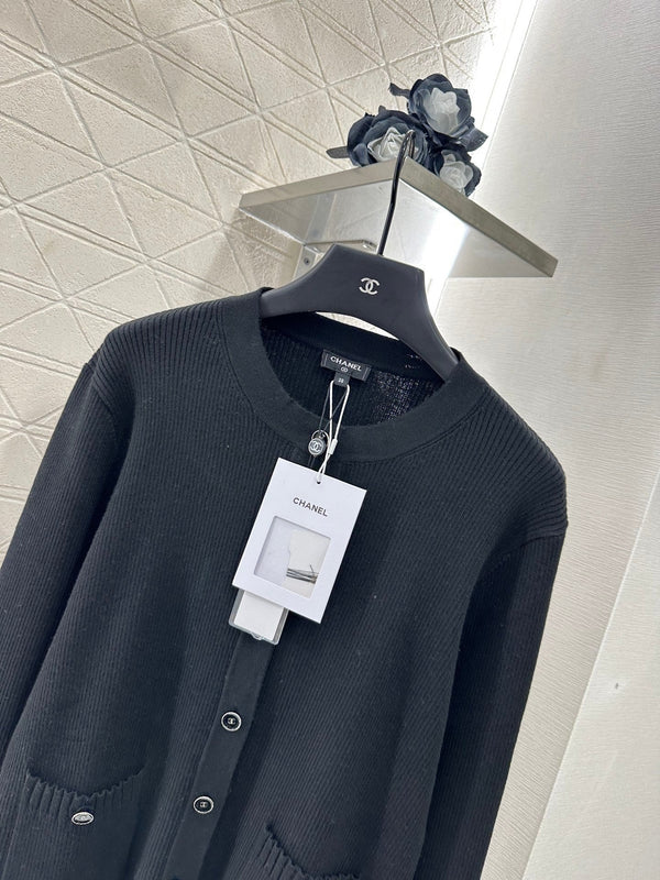 CARDIGAN EN LAINE CHANEL MODÈLE 272