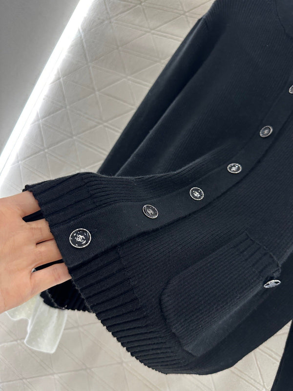CARDIGAN EN LAINE CHANEL MODÈLE 272