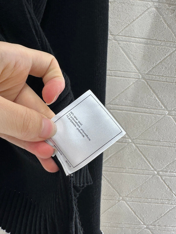 CARDIGAN EN LAINE CHANEL MODÈLE 272