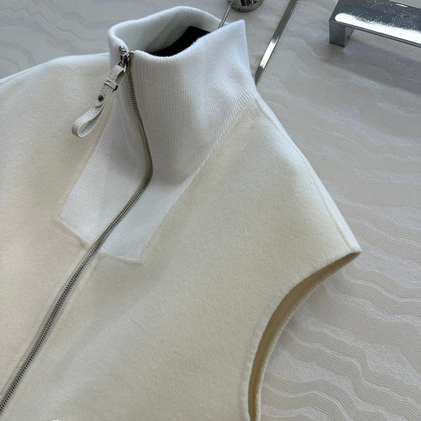 HM 25S Zipped Vest in White Wool and Cashmere