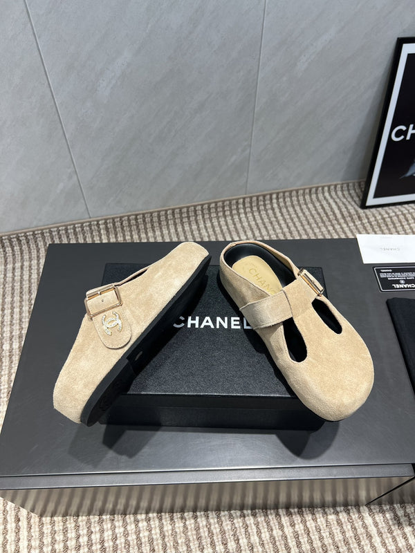 CC 25S Birkenstock Thick-Sole Loafers in Beige Suede 442539