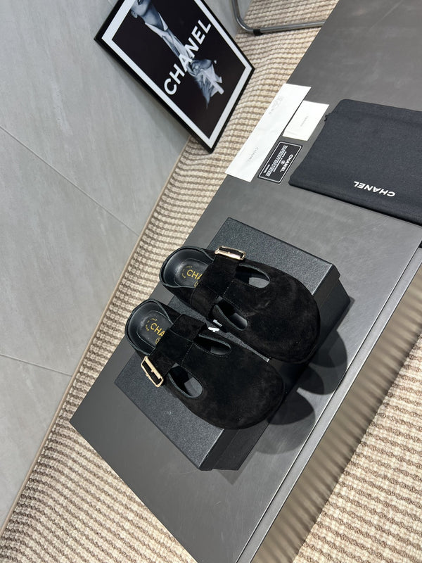 CC 25S Birkenstock Thick-Sole Loafers in Black Suede 442537