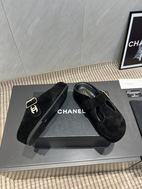 CC 25S Birkenstock Thick-Sole Loafers in Black Suede 442537