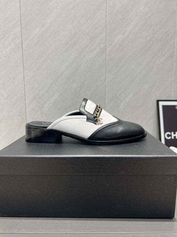 CC 25S Round Toe Chain Loafer Half Slippers in Black and White Cowhide 442536